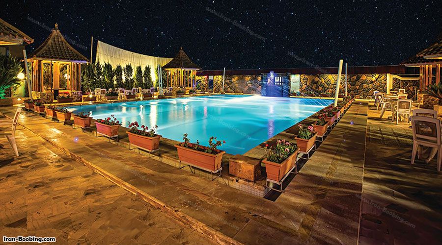 محوطه هتل کوروش کیش