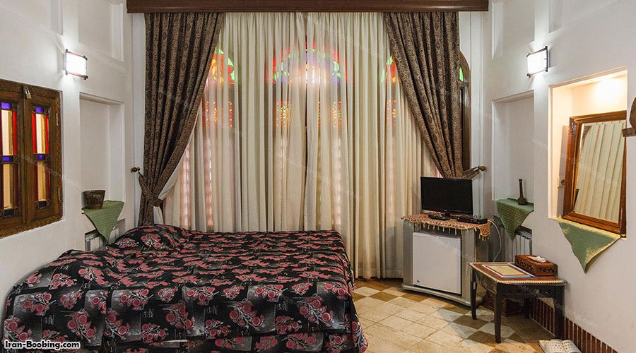 عکس اتاق هتل لب خندق یزد