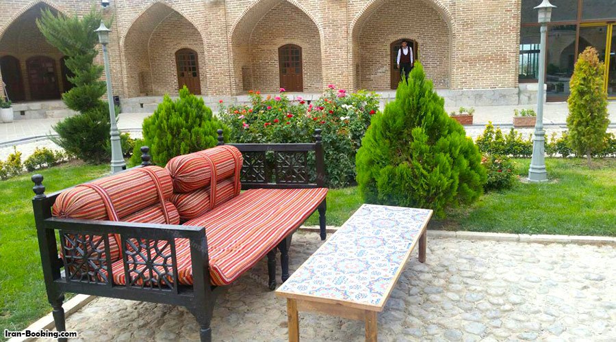 فضای سبز هتل لاله بیستون کرمانشاه