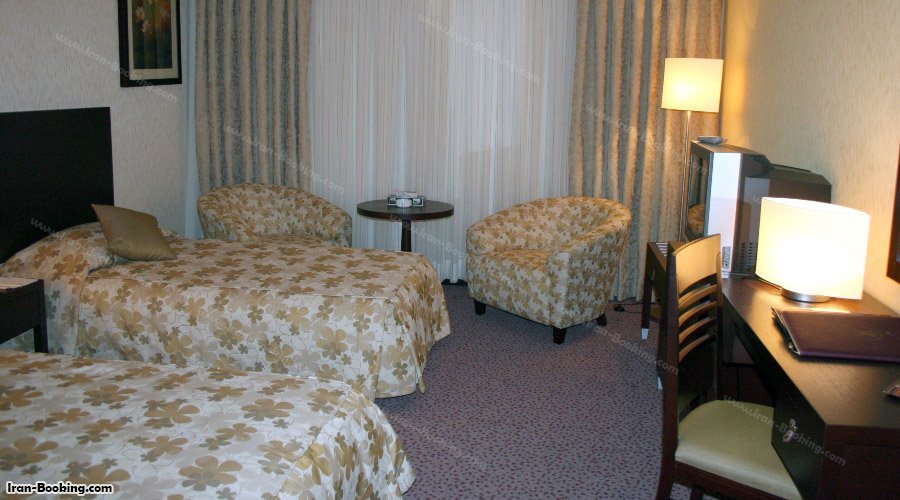 اتاق توئین هتل لاله تهران