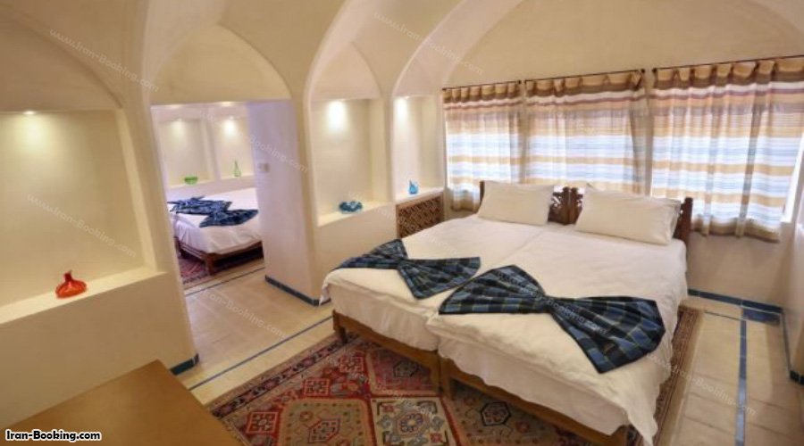 اتاق چهارنفره هتل مهینستان راهب کاشان