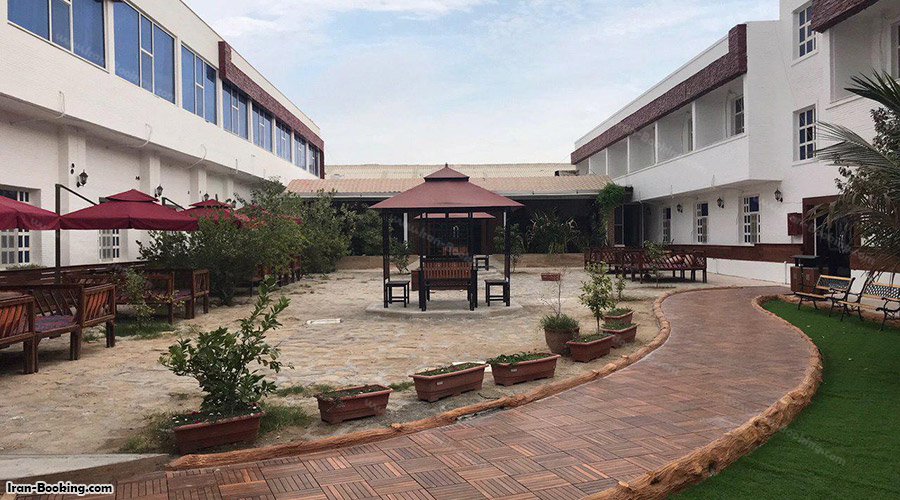 محوطه هتل مارینا 1 قشم