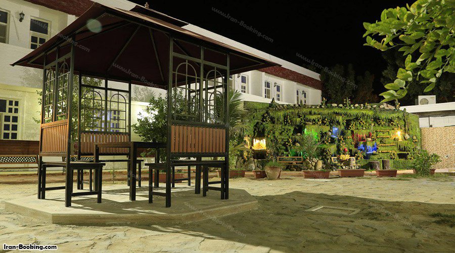 حیاط هتل مارینا 1 قشم