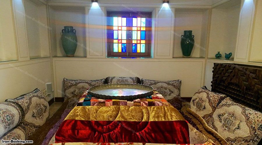 اتاق کرسی هتل سنتی میناس اصفهان