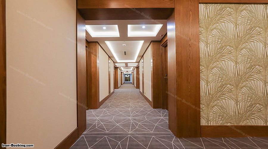 راهرو هتل میثاق مشهد