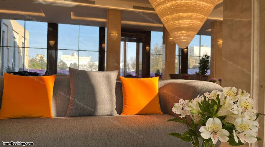 فضای لابی هتل میثاق مشهد