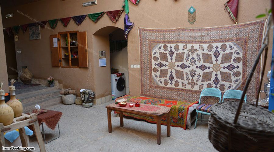 اقامتگاه بومگردی نار تی تی تفت