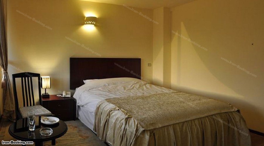 عکس اتاق هتل نگارستان کاشان