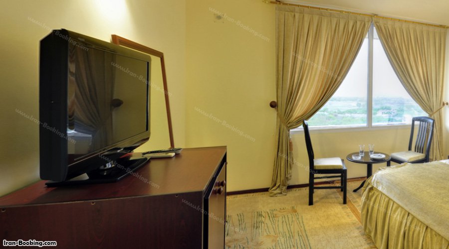 اتاق هتل نگارستان کاشان
