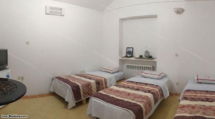 اتاق هتل باغ پهلوان پور یزد