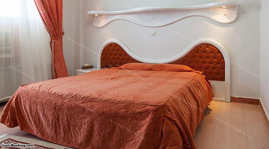 تخت اتاق هتل پارک هتل شیراز