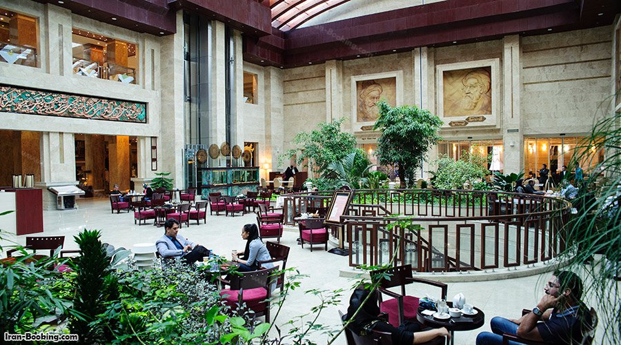 محوطه داخلی هتل پارس مشهد