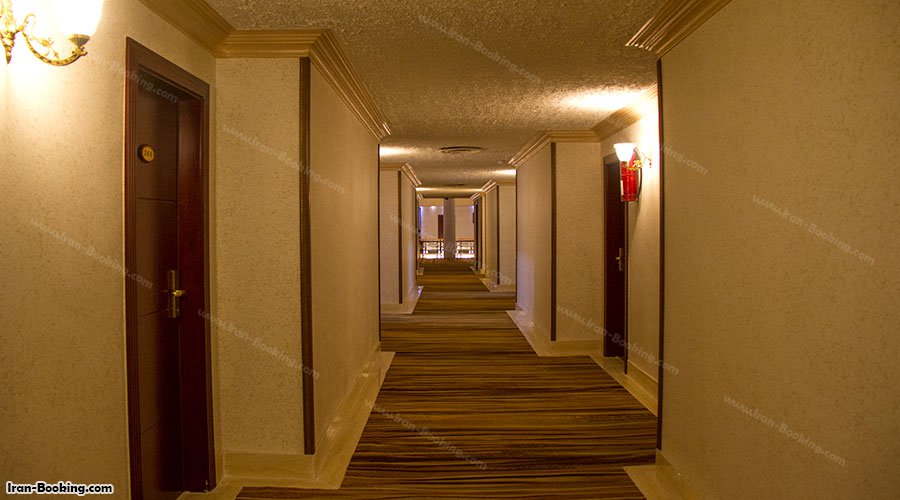 راهرو اتاق هتل کاروانسرای آبادان