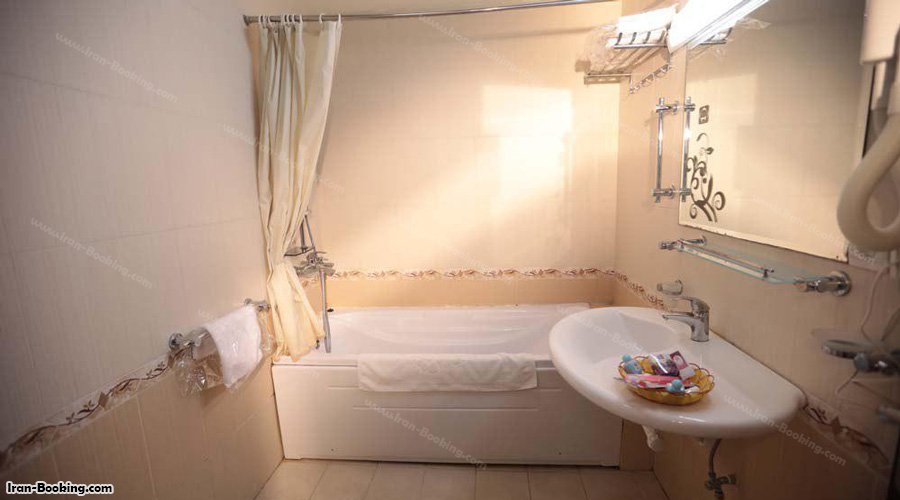سرویس بهداشتی اتاق هتل پارسیا قم