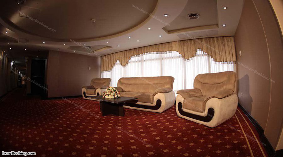 راهرو هتل پارسیا قم