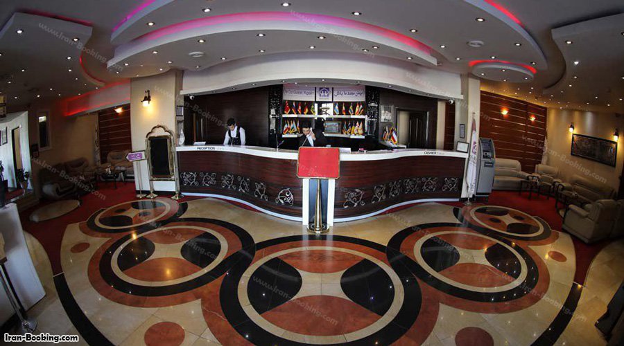 پذیرش هتل پارسیا قم