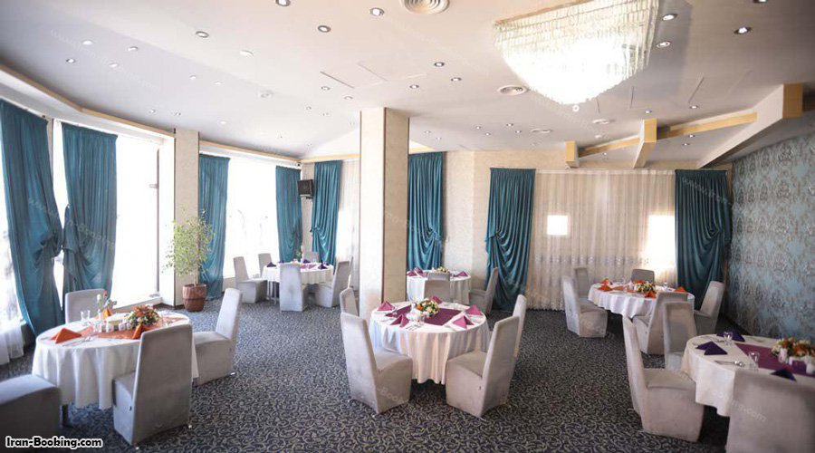عکس رستوران هتل پارسیا قم