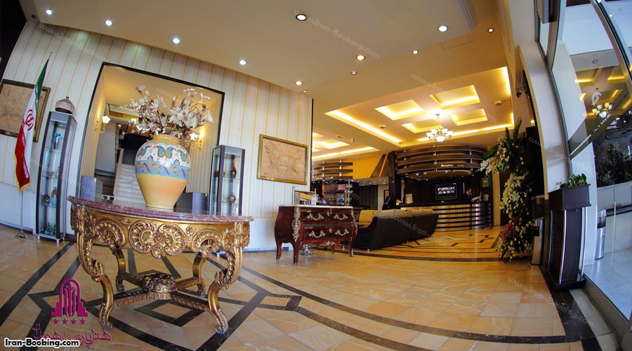 لابی هتل پارسیان آزادی همدان