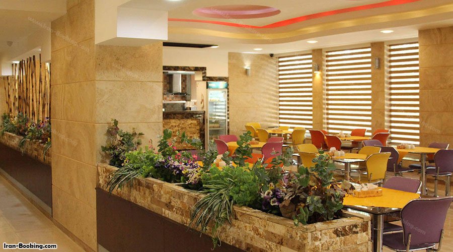 کافی شاپ هتل پارسیان آزادی یاسوج