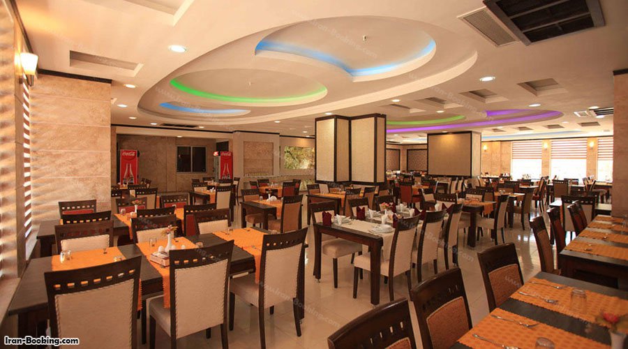 رستوران هتل پارسیان آزادی یاسوج