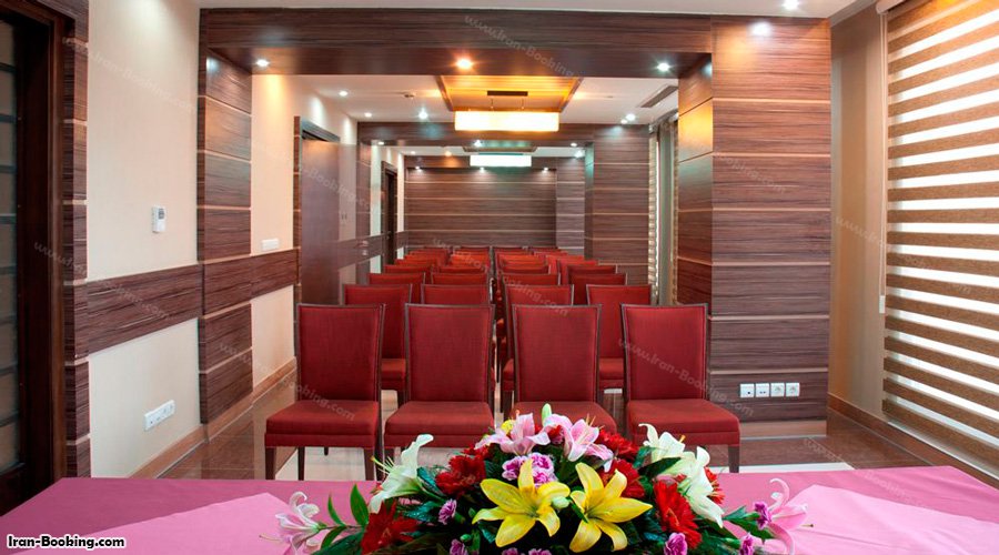 میتینگ روم هتل پارسیان کرمانشاه