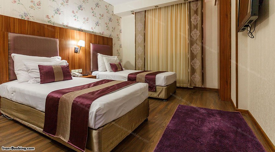 اتاق توئین هتل پارسیان شیراز