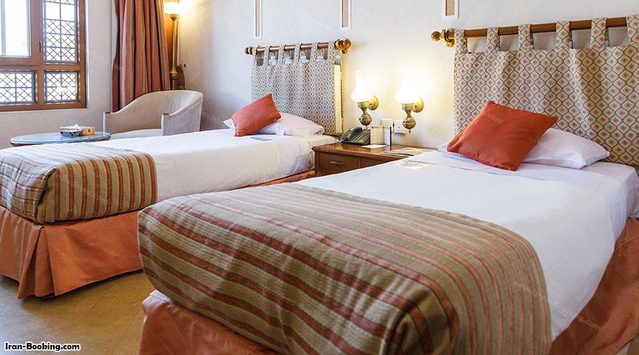 اتاق توئین هتل صفائیه یزد