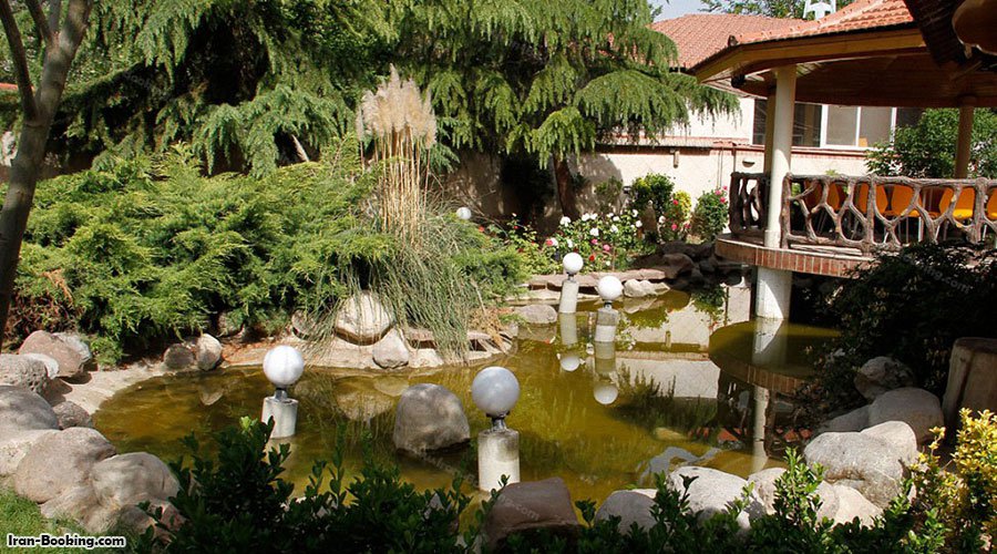 محوطه هتل سلام مشهد