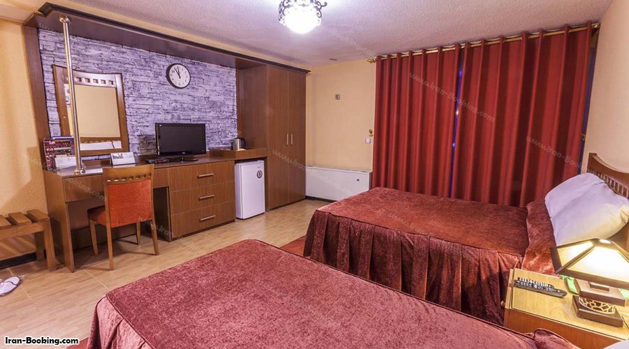 نمای اتاق هتل سفید کنار انزلی