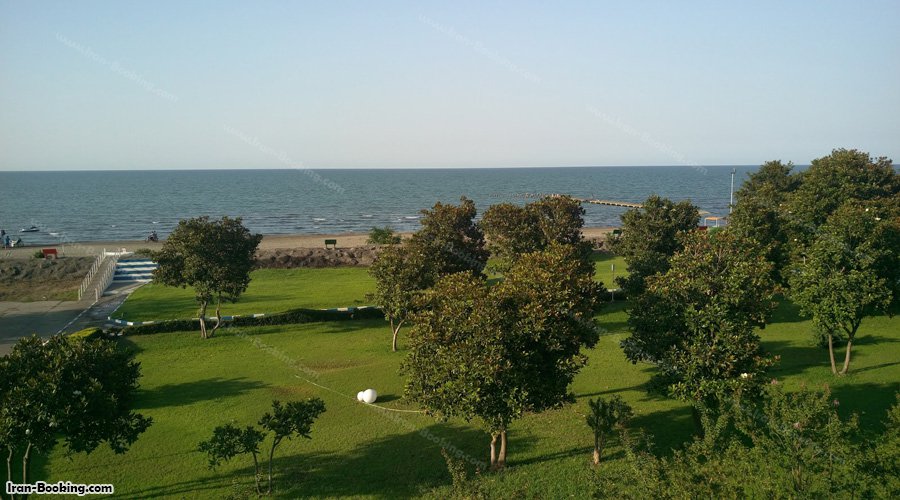 ویو هتل سفید کنار انزلی