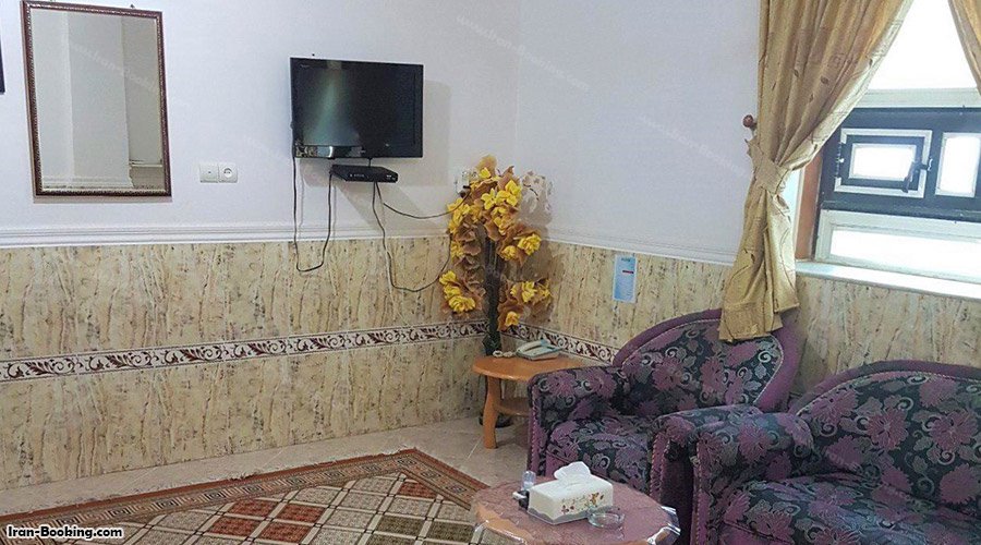 سالن پذیرایی آپارتمان هتل شادناز قشم