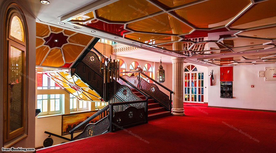 راه پله هتل شهر تهران