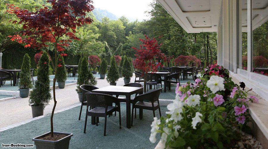 کافی شاپ محوطه هتل شهرزاد لاهیجان