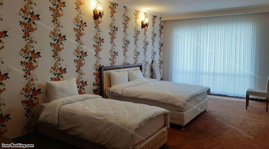 اتاق سه تخته هتل شهرزاد لاهیجان