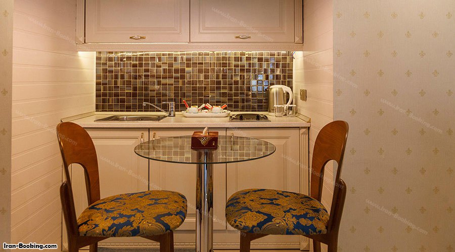 داخل سوئیت رویال هتل سیمرغ تهران