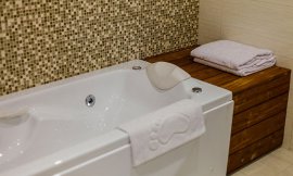 image 7 from Kowsar Hotel Isfahan