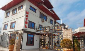 هتل باغ ارغوان رامسر