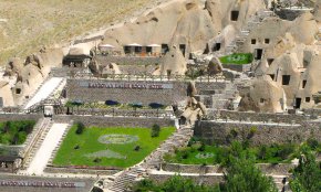 هتل صخره ای لاله کندوان