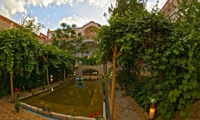 هتل سنتی خادمی کاشان