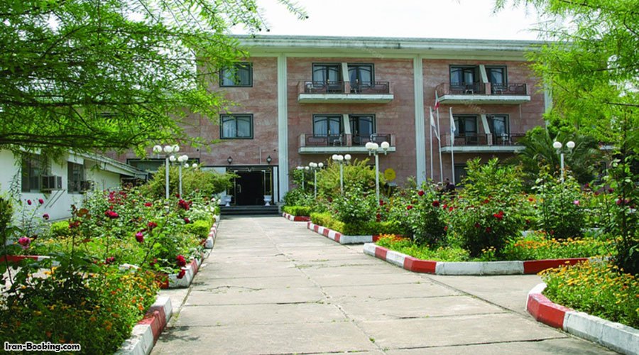 محوطه هتل جهانگردی آستارا