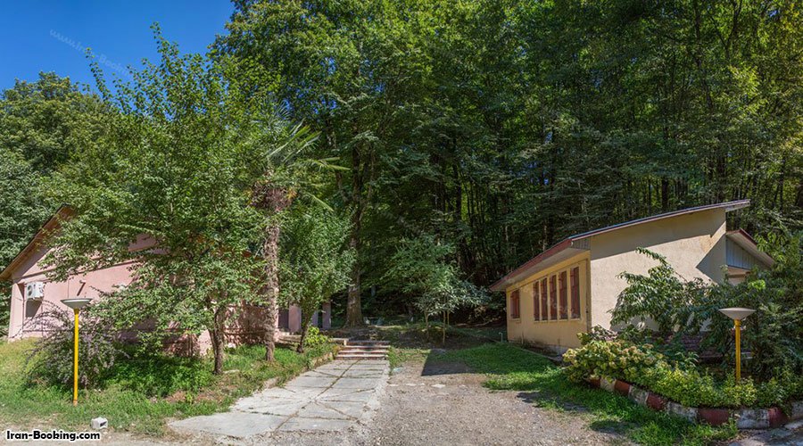 فضای سبز هتل جهانگردی چالوس