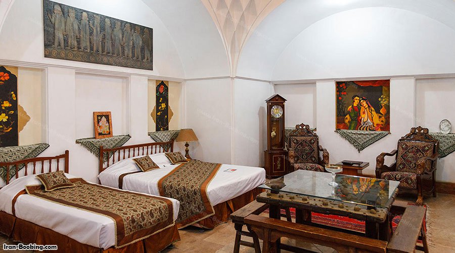 اتاق سه تخته هتل سنتی مهر یزد