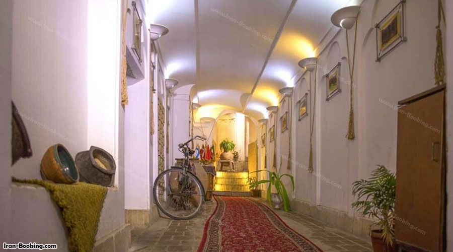 عکس راهرو هتل والی یزد