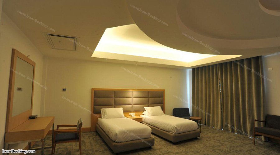 اتاق دوتخته هتل ونوس پلاس چالوس