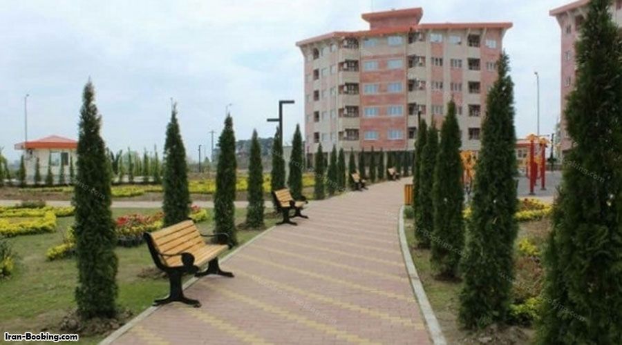 محوطه هتل یاس انزلی