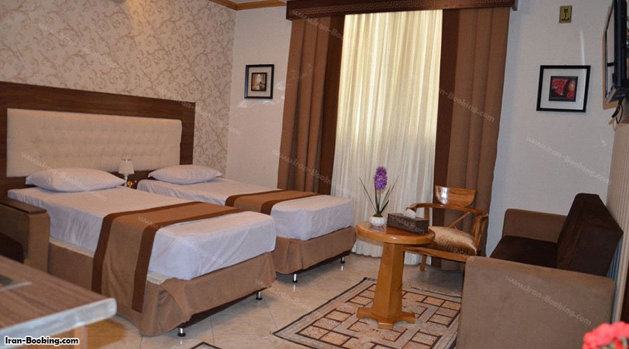 اتاق دوتخته توئین هتل آپارتمان زمرد مشهد